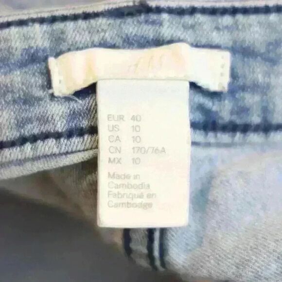 H & M Mid Rise Denim Booty Shorts Stretchy with Rolled Hem Size 10 - Picture 3 of 8